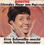 dorthe - blondes haar am paletot